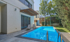 4 bedroom house with swimming pool to rent in Amathus area