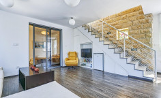4 bedroom house with swimming pool to rent in Amathus area