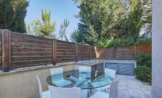 4 bedroom house with swimming pool to rent in Amathus area