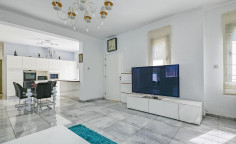 4 bedroom house with swimming pool to rent in Amathus area