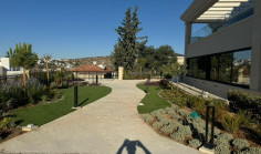Beautiful 7 bedroom furnished house with swimming pool for sale in Agios Athanasios