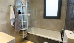 Luxury 3 bedrooms apartment with swimming pool for sale in Amathus area