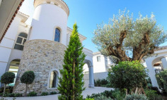 Luxury 6 bedroom house with swimming pool for sale in Perivolia Luxury 6 bedroom house with swimming pool for sale in Perivolia