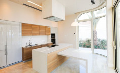 Spacious 5 bedroom house with swimming pool for sale in Perivolia Spacious 5 bedroom house with swimming pool for sale in Perivolia