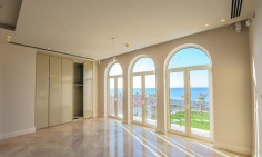 Spacious 5 bedroom house with swimming pool for sale in Perivolia Spacious 5 bedroom house with swimming pool for sale in Perivolia