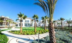 Spacious 5 bedroom house with swimming pool for sale in Perivolia Spacious 5 bedroom house with swimming pool for sale in Perivolia