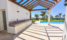 6 bedroom house with swimming pool for sale in Perivolia