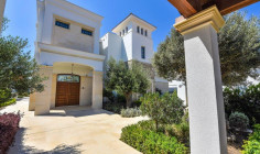 6 bedroom house with swimming pool for sale in Perivolia