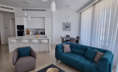 Spacious 2 bedrooms furnished apartment with swimming pool to rent in Germasogeia Tourist Area