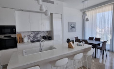 Spacious 2 bedrooms furnished apartment with swimming pool to rent in Germasogeia Tourist Area