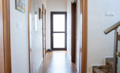 4 bed house with swimming pool for sale in Souni-Zanakia