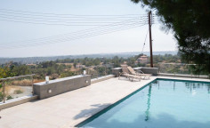 4 bed house with swimming pool for sale in Souni-Zanakia