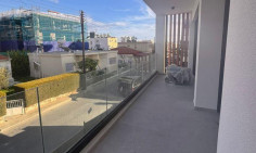 Spacious 2 bedrooms apartment with swimming pool for sale in Mesa Geitonia