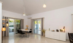 3 bedroom unfurnished house with swimming pool for sale in Pyrgos