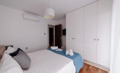 2 bedroom apartment with swimming pool to rent in Coral Bay