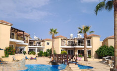 Beautiful 2 bedroom furnished apartment with swimming pool to rent in Universal