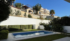 Beautiful 3 bedrooms house with swimming pool for sale in Mouttagiaka
