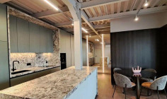 3 bedroom penthouse to rent in Mesa Geitonia
