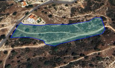 Spacious 3 beds house with swimming pool for sale in Peyia