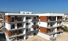 Beautiful 3 bedroom apartment with swimming pool for sale in Linopetra