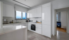 Beautiful 2 bed apartment with swimming pool to rent in Germasogeia Tourist Area