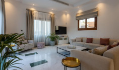 6 bedroom house with swimming pool to rent in Kalogiroi