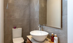 6 bedroom house with swimming pool to rent in Kalogiroi