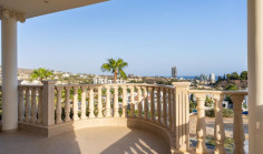 6 bedroom house with swimming pool to rent in Kalogiroi