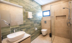 5 bedroom house to rent in Paralimni