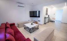 5 bedroom house to rent in Paralimni