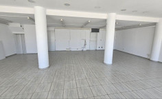 Commercial to rent in Paralimni