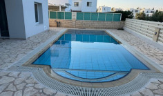 Large 3 bedroom house to rent in Pernera