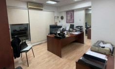 Large commercial to rent in Lykabittos