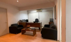 Large commercial to rent in Lykabittos