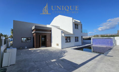 Beachfront villa for sale in Chloraka Paphos next to sandy beach 