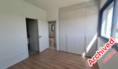 Three beds flat for sale in Lakatamia
