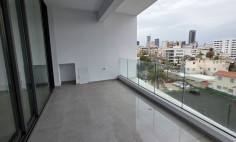 Spacious 2 bedroom flat for sale in Lykabittos