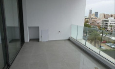 Spacious 2 bedroom flat for sale in Lykabittos