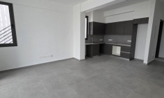 Spacious 2 bedroom flat for sale in Lykabittos