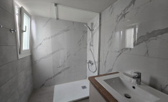 Spacious 3 beds apartment for sale in Acropolis
