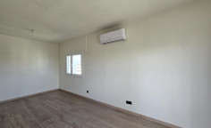Spacious 3 beds apartment for sale in Acropolis