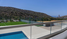 7-bedroom villa on a 6,000m&sup2; estate with pool, gym & football pitch in Parekklisia 