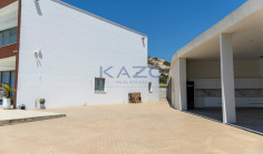 7-bedroom villa on a 6,000m&sup2; estate with pool, gym & football pitch in Parekklisia 