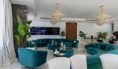 7-bedroom villa on a 6,000m&sup2; estate with pool, gym & football pitch in Parekklisia 