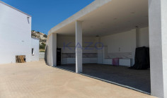 Luxury 7-bedroom villa on 6,000m&sup2; plot with pool, gym & football pitch in Parekklisia 