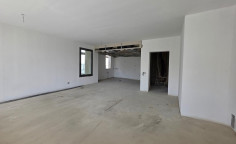 Spacious 4 bedroom apartment for sale in Engomi