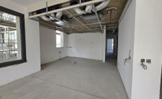 Spacious 4 bedroom apartment for sale in Engomi
