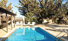 4 beds house for sale in Paralimni