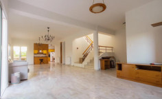 Large 4 bedroom house to rent in Engomi
