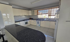 Spacious four bedroom top floor apartment Neapolis Spacious four bedroom top floor apartment Neapolis